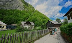 İsviçre'deki Yaya Dostu Köy, Doğal Güzellikleriyle Göz Kamaştırıyor