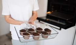 Çikolata Tutkunları İçin Yumuşacık Kakaolu Muffin Tarifi