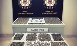 Sınır kapısında binlerce sikke ve obje yakalandı