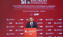 Özgür Özel: Demokrasi ve barış için küresel dayanışma şart