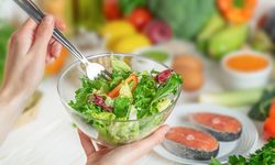 Sağlıklı ve Doyurucu Salatalarla Besleyici Öğünler
