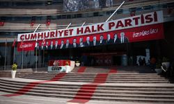 CHP Genel Merkezi’nde ‘özgürlük’ vurgusu ve işçi eylemi