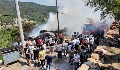 Antalya Akseki’de otluk yangını evlere sıçradı