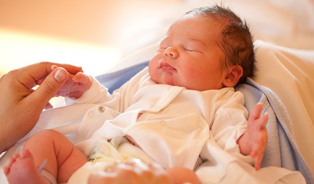 Yeni Doğmuş Bebeklerde İlk 6 Ay, Sağlık ve Bakım Önerileri