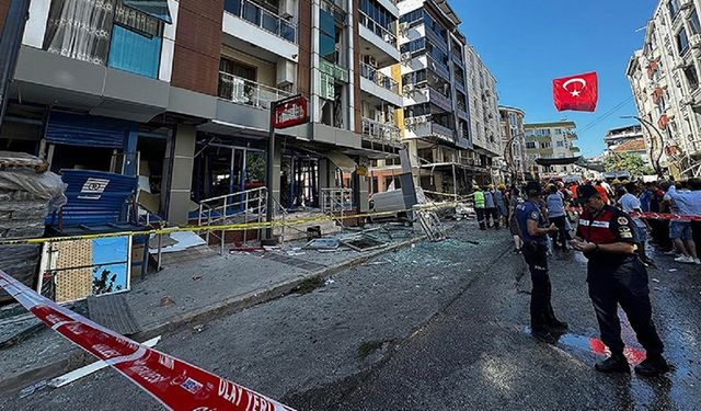 İzmir'de Restoran Patlaması, Ölü ve Yaralılar Var