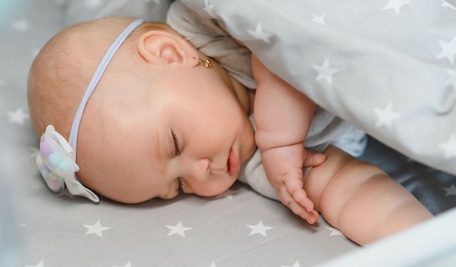 Bebeklerde huzurlu gece uykusuna etkili yaklaşımlar