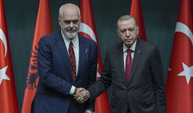 Arnavutluk İle Diplomatik Dayanışma Mesajı
