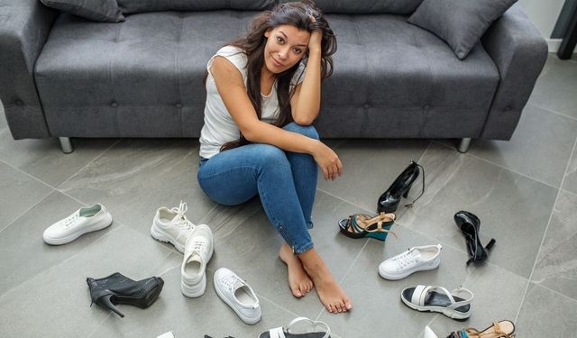 Topuklu izler, kadınların ayakkabılarla kurduğu görünmeyen bağ