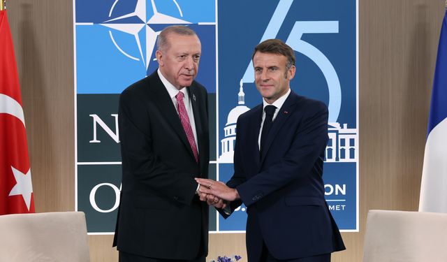 Erdoğan ve Macron’dan barış diplomasisi görüşmesi