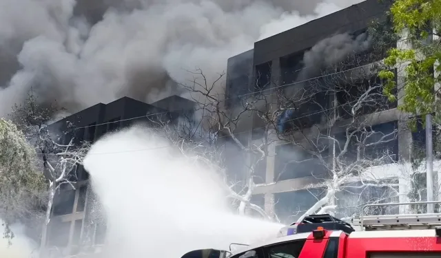 Londra’ya giden uçak yerleşim alanına düştü!