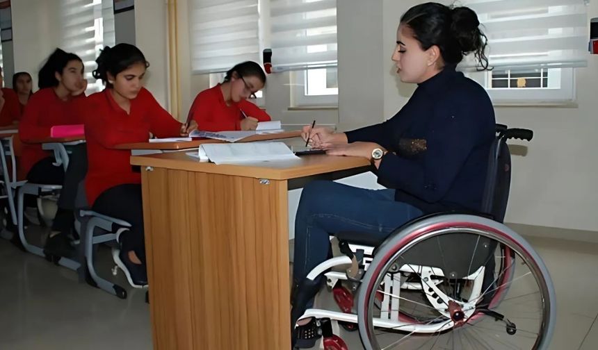 1381 Engelli Öğretmen Göreve Hazırlanıyor