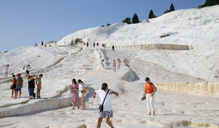 Bayram tatilinde Pamukkale’ye yoğun ilgi