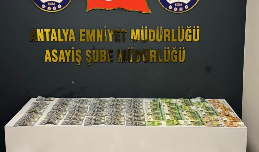 Antalya’da evden hırsızlık yapan 3 kişiden biri tutuklandı