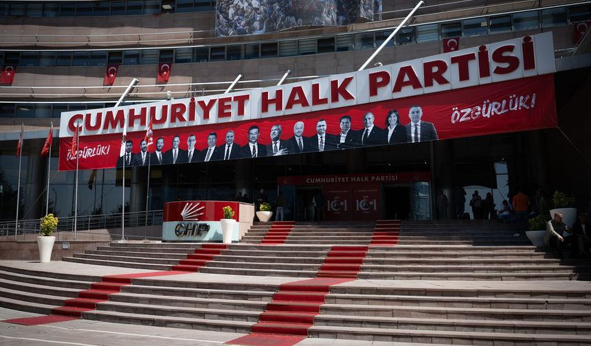 CHP Genel Merkezi’nde ‘özgürlük’ vurgusu ve işçi eylemi